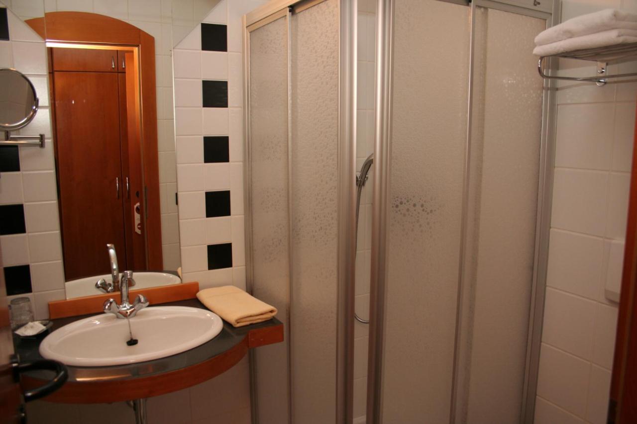 Hotel Edlingerwirt - Sauna & Golfsimulator Inklusive 스피탈안더드라우 객실 사진